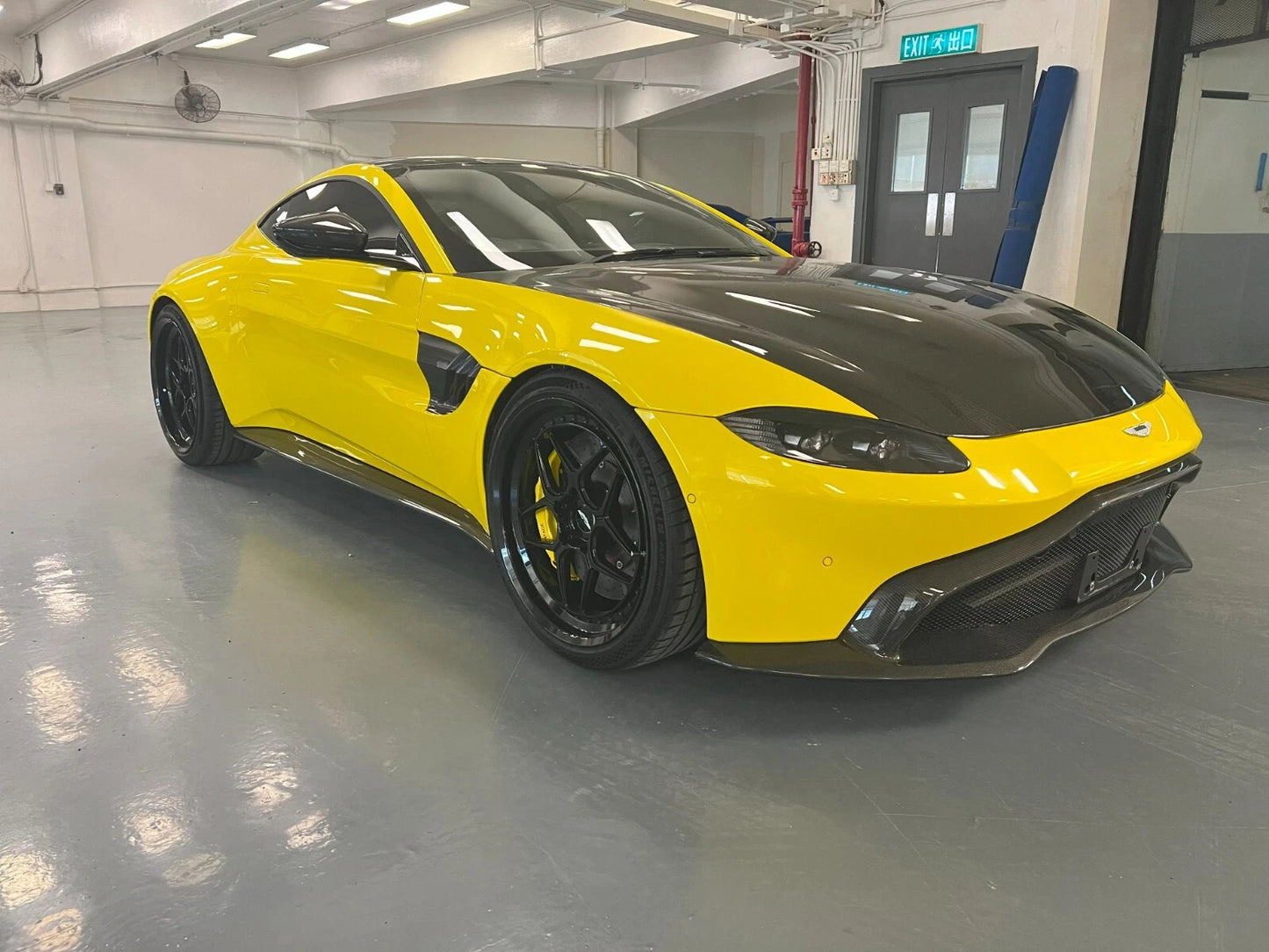 Aston Martin Vantage | Phoenyx Design OEM Style Carbon Fiber Front Hood