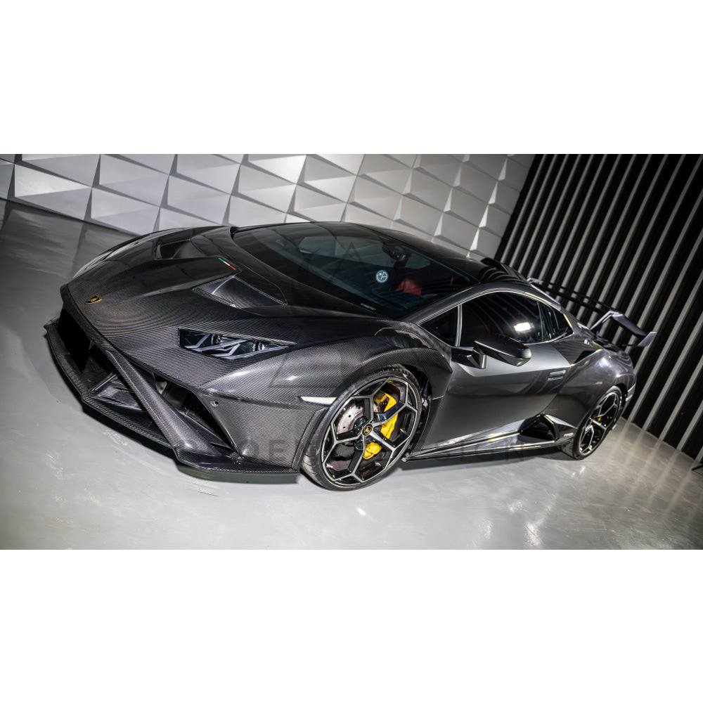 Lamborghini Huracan | Phoenyx Design Carbon Fiber Sto Style Body Kit