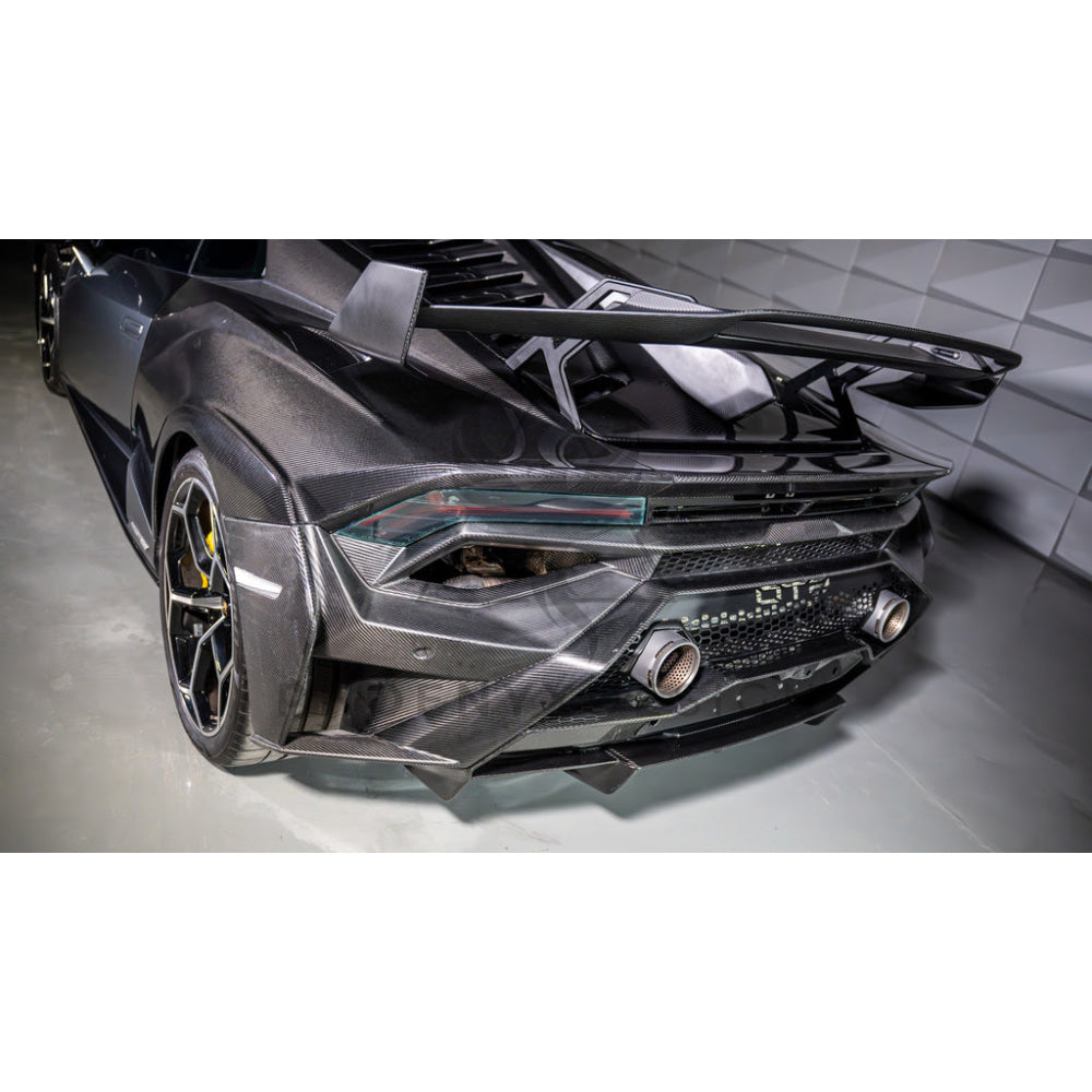 Lamborghini Huracan | Phoenyx Design Carbon Fiber Sto Style Body Kit