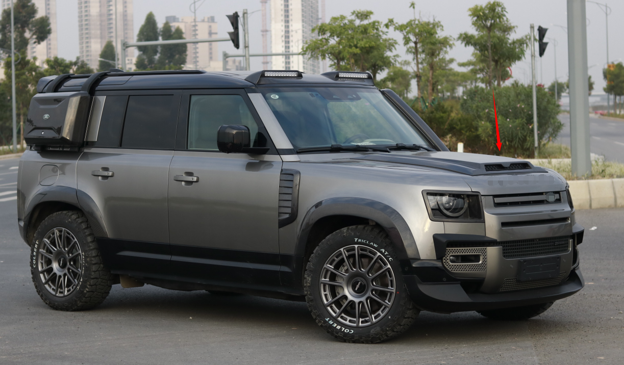 Land Rover Defender | Phoenyx Design Carbon Fiber Roof Light Bar
