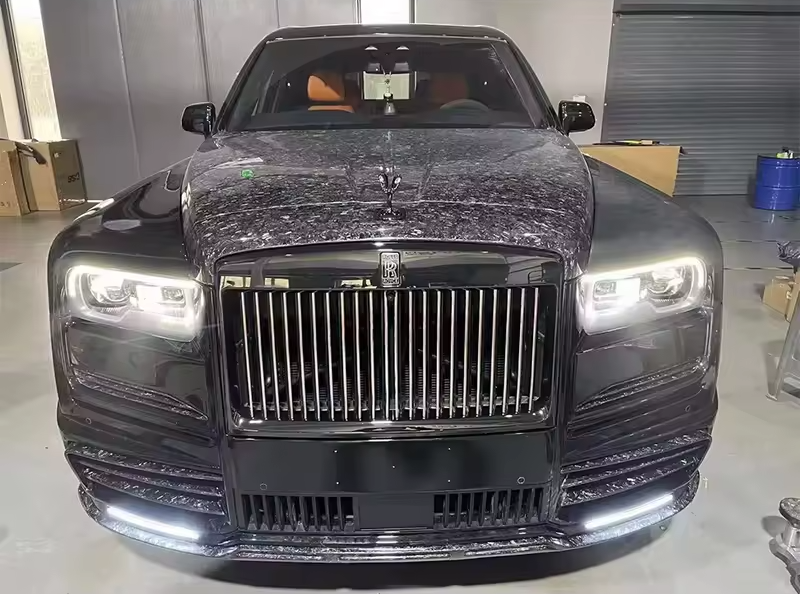 Rolls Royce Cullinan | Phoenyx Design Carbon Fiber Front Hood