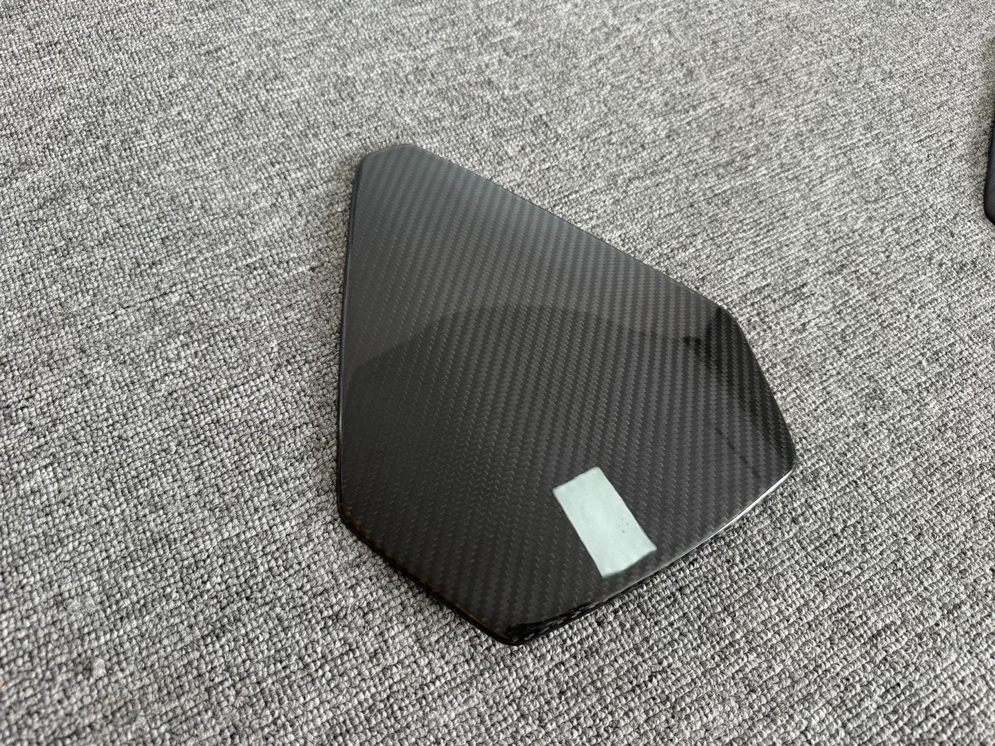 Lamborghini Huracan | Phoenyx Design Carbon Fiber Instrument Cluster Cover