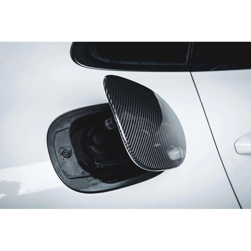 Porsche Macan | Phoenyx Design Carbon Fiber Fuel Tank Cover