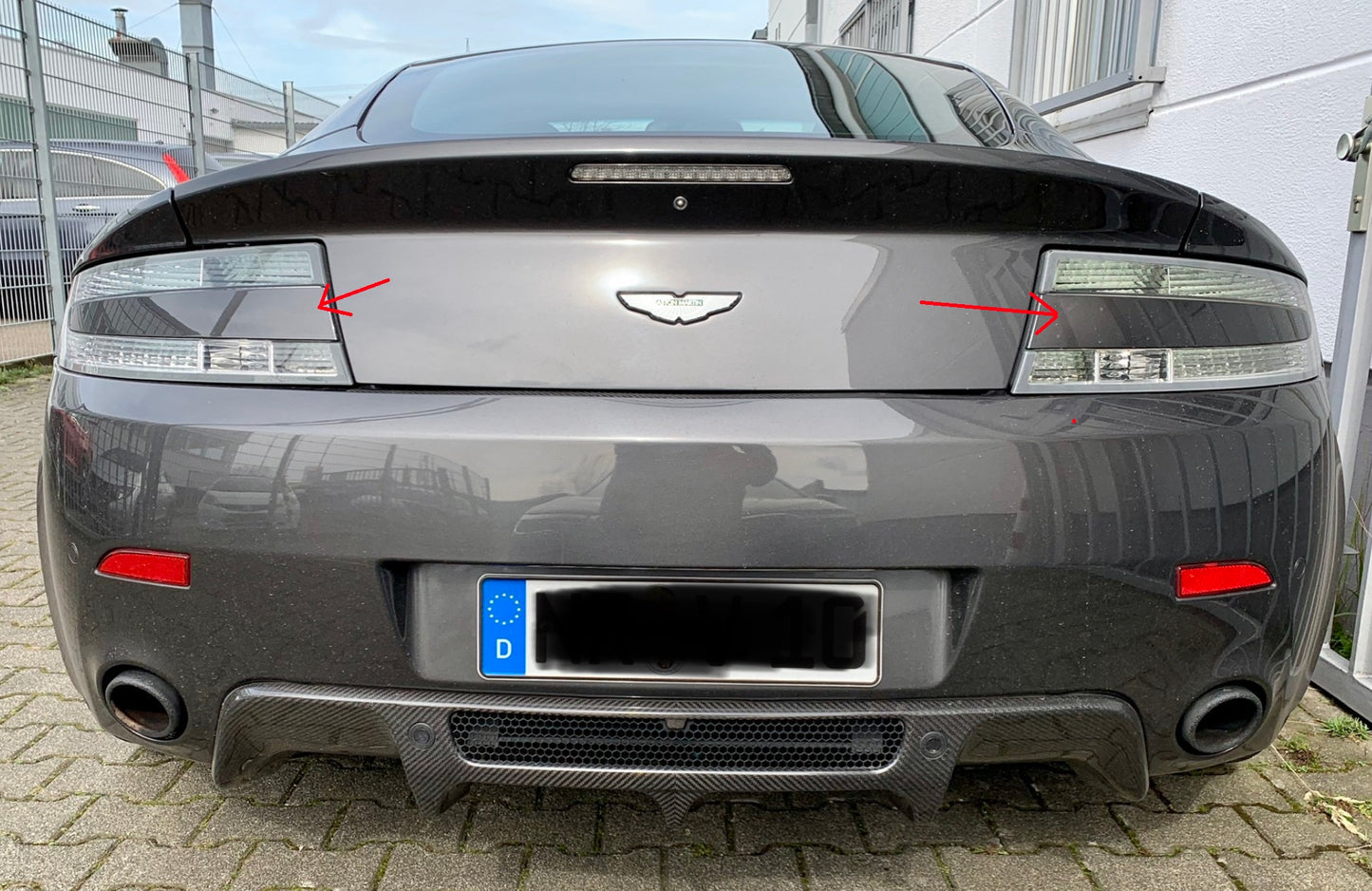 Aston Martin V8 Vantage | Phoenyx Design Carbon Fiber Tail Light Trims