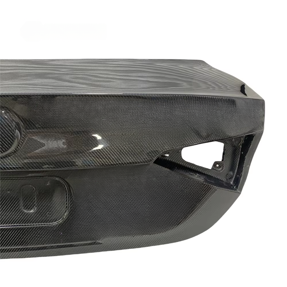 Alfa Romeo Giulia  | Phoenyx Design Carbon Fiber Trunk
