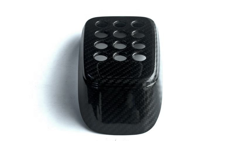 Ferrari F12 Berlinetta | Phoenyx Design Carbon Fiber Rear Fog Light Cover
