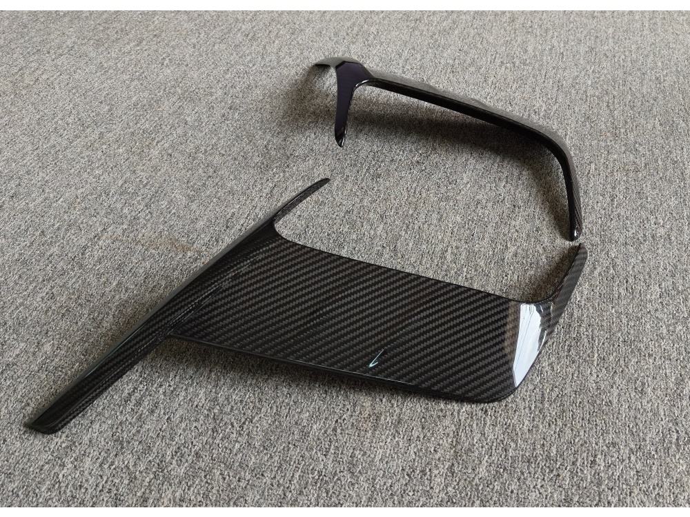Rolls-Royce Spectre | Phoenyx Design Carbon Fiber Rear Taillight Trim