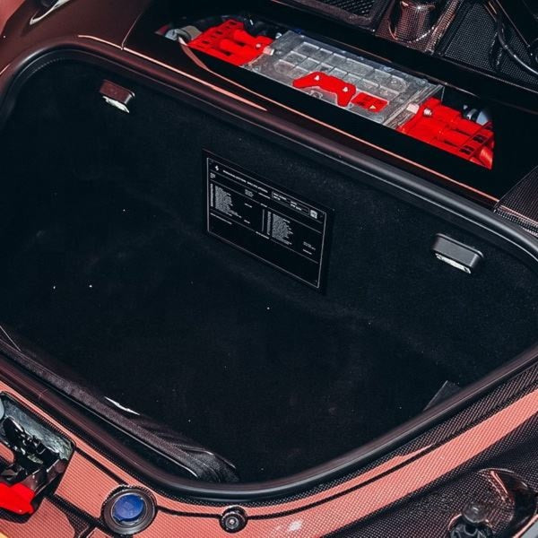 Ferrari SF90 | Phoenyx Design Carbon Fiber Front Trunk Panel Trim